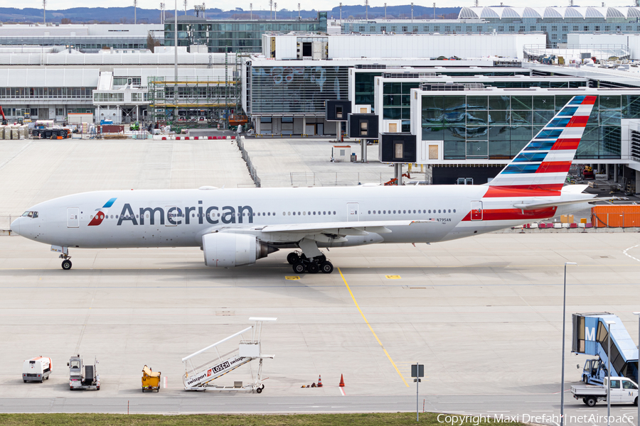 American Airlines Boeing 777-223(ER) (N795AN) | Photo 560153