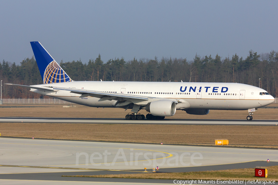 United Airlines Boeing 777-222(ER) (N795UA) | Photo 45238