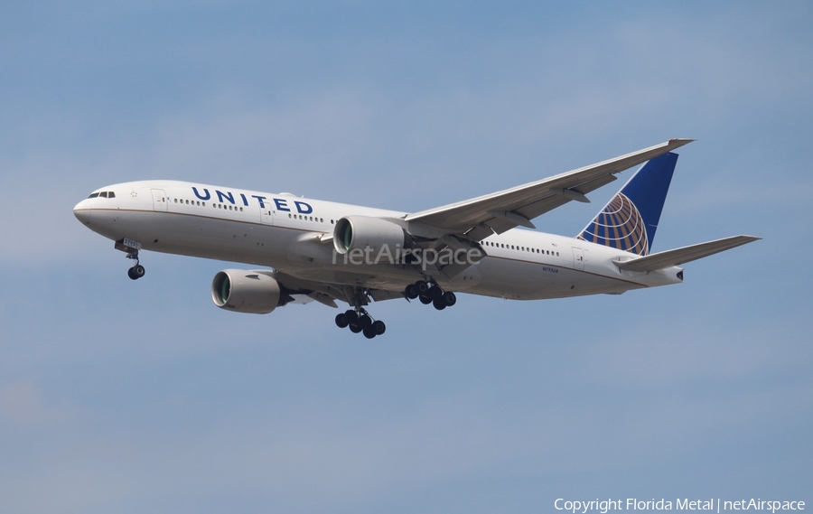 United Airlines Boeing 777-222(ER) (N795UA) | Photo 351348