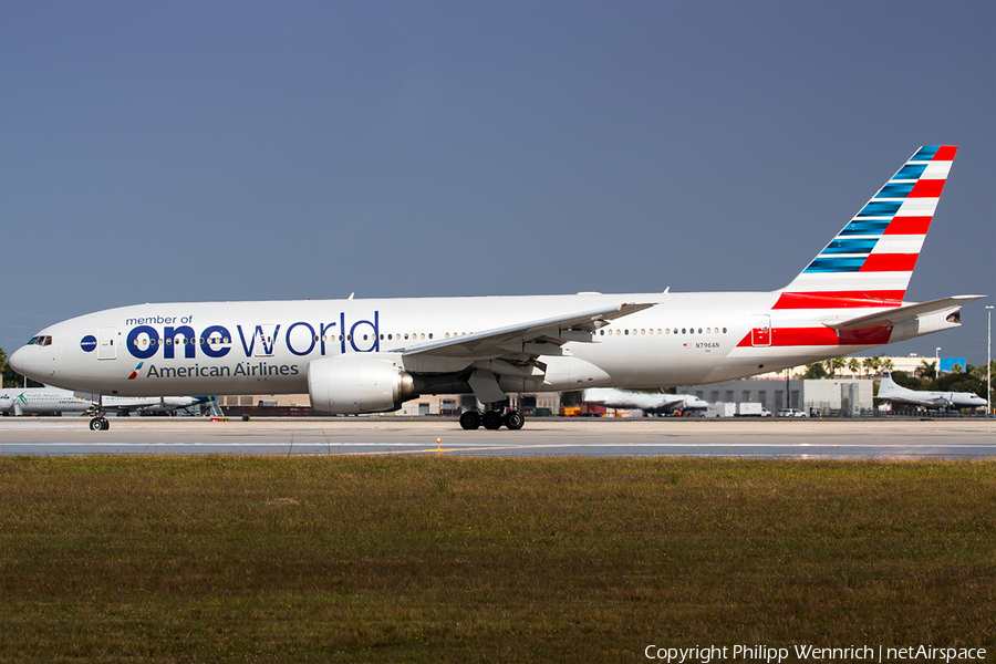 American Airlines Boeing 777-223(ER) (N796AN) | Photo 138076