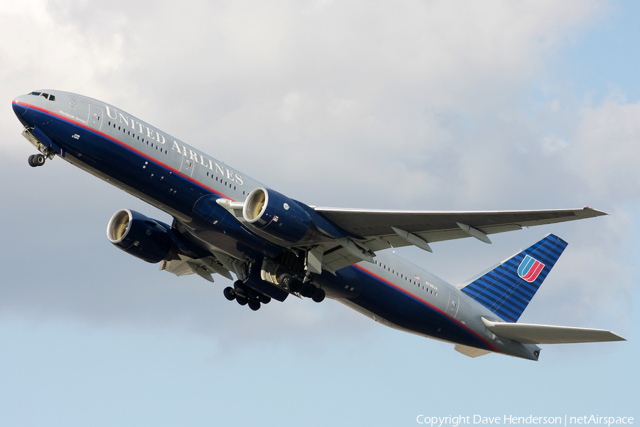United Airlines Boeing 777-222(ER) (N796UA) | Photo 3659