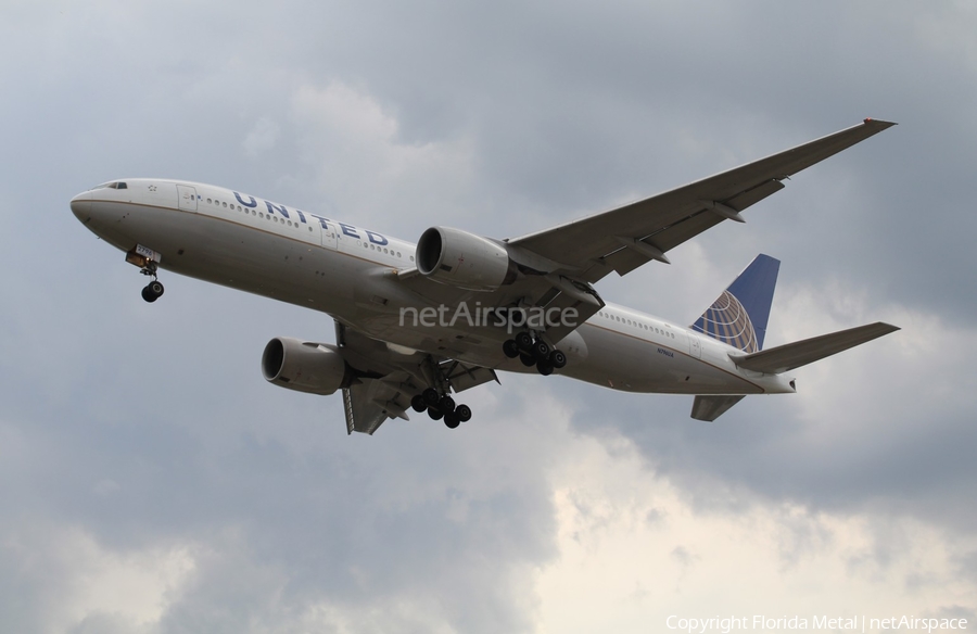 United Airlines Boeing 777-222(ER) (N796UA) | Photo 305636