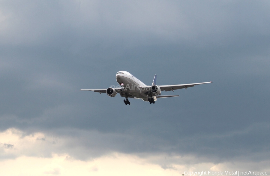 United Airlines Boeing 777-222(ER) (N796UA) | Photo 314130