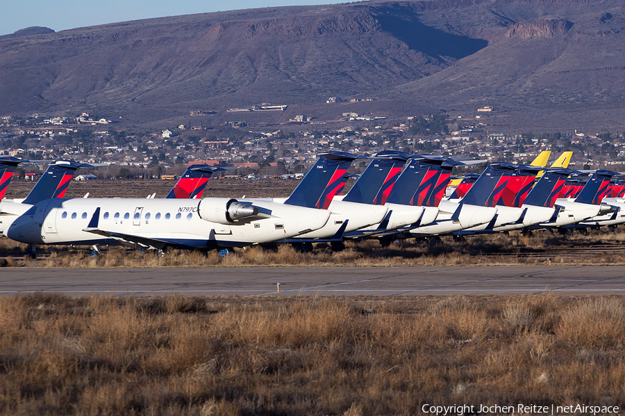 Delta Connection (Comair) Bombardier CRJ-100ER (N797CA) | Photo 98250
