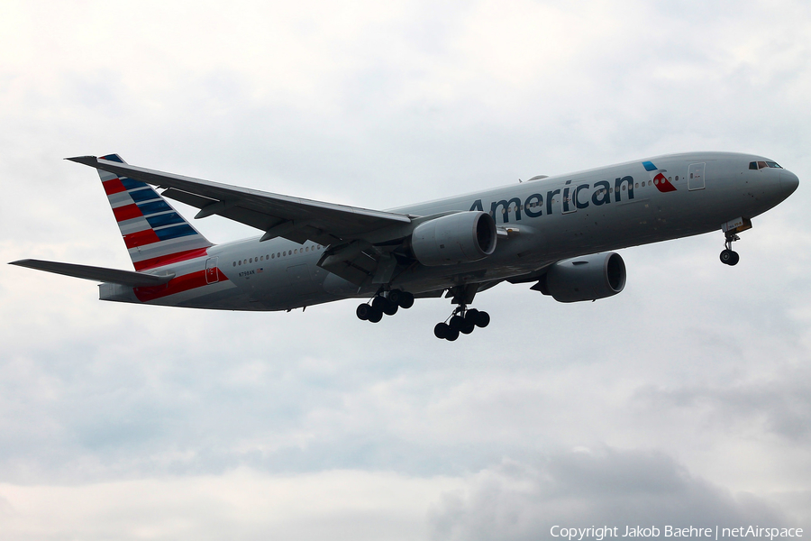 American Airlines Boeing 777-223(ER) (N798AN) | Photo 183654