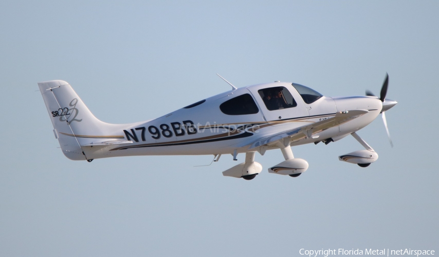 (Private) Cirrus SR22 G2 (N798BB) | Photo 314211