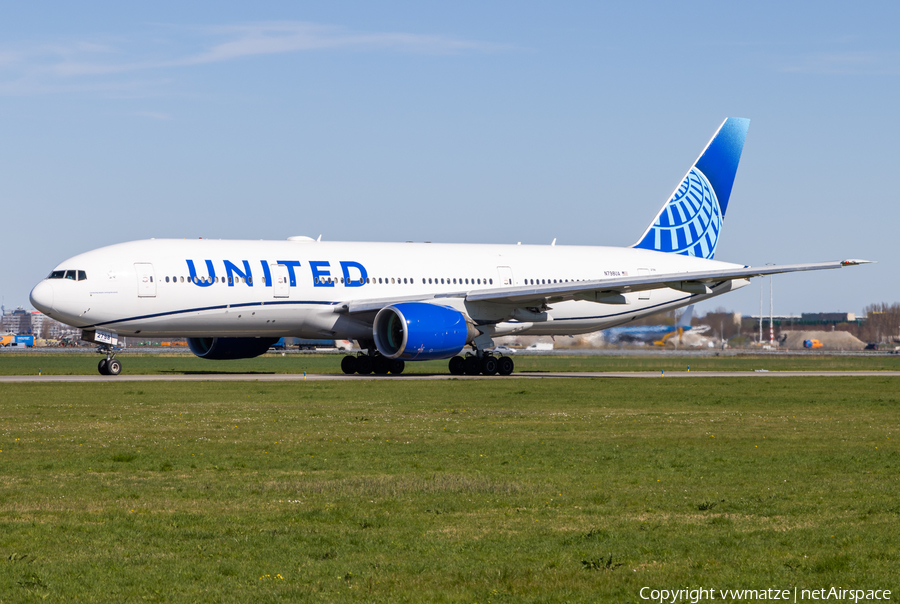 United Airlines Boeing 777-222(ER) (N798UA) | Photo 562504