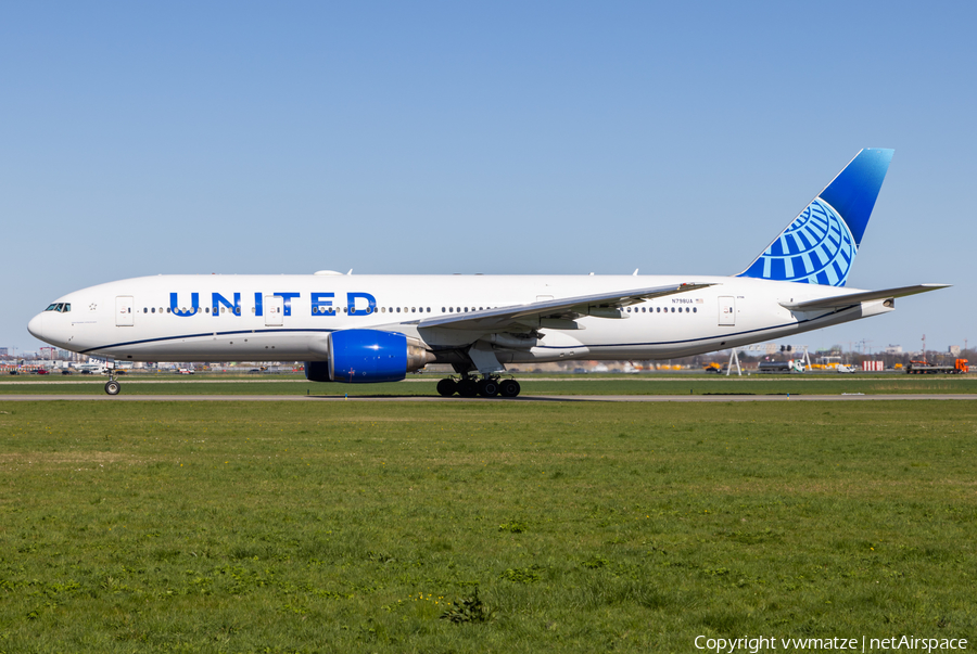 United Airlines Boeing 777-222(ER) (N798UA) | Photo 562506