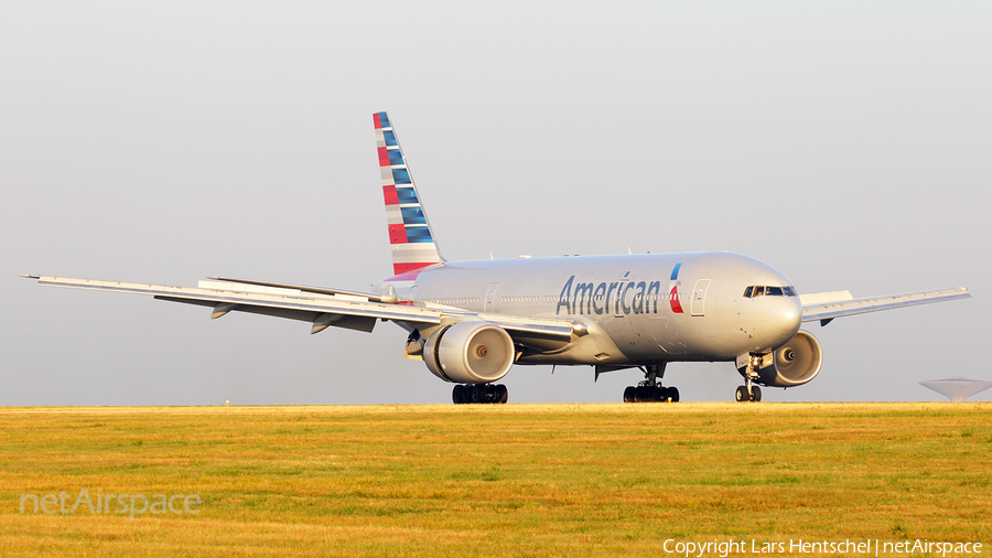 American Airlines Boeing 777-223(ER) (N799AN) | Photo 127452