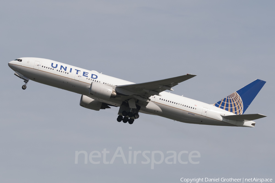United Airlines Boeing 777-222(ER) (N799UA) | Photo 165784