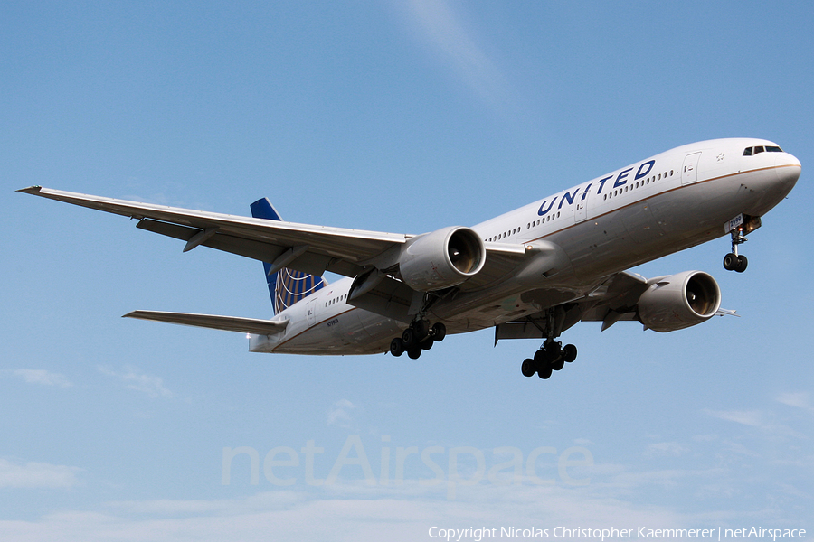 United Airlines Boeing 777-222(ER) (N799UA) | Photo 159212