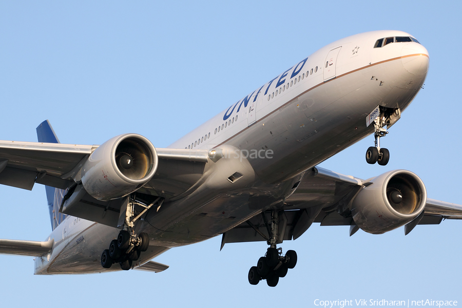 United Airlines Boeing 777-222(ER) (N799UA) | Photo 9780