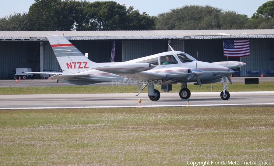 (Private) Cessna T310P (N7ZZ) | Photo 550256