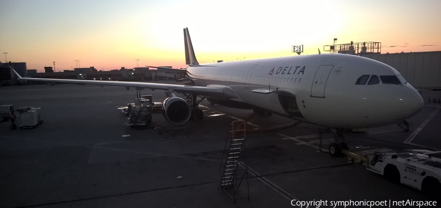 Delta Air Lines Airbus A330-323X (N801NW) | Photo 354735