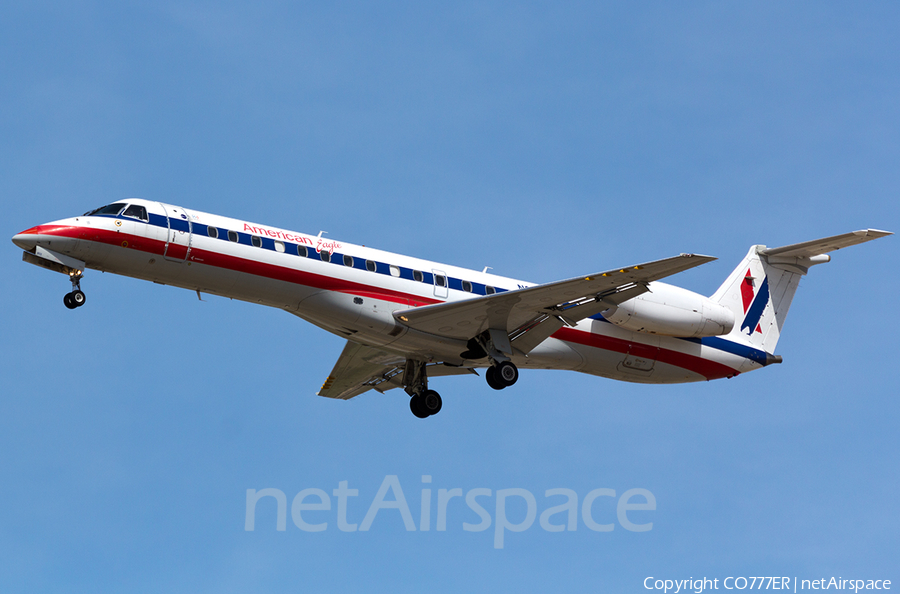 American Eagle Embraer ERJ-140LR (N802AE) | Photo 5830