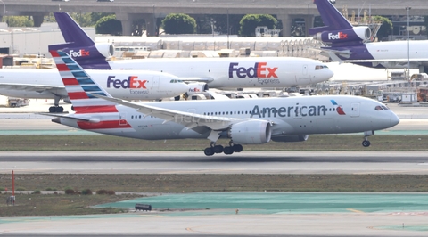 American Airlines Boeing 787-8 Dreamliner (N802AN) at  Los Angeles - International, United States