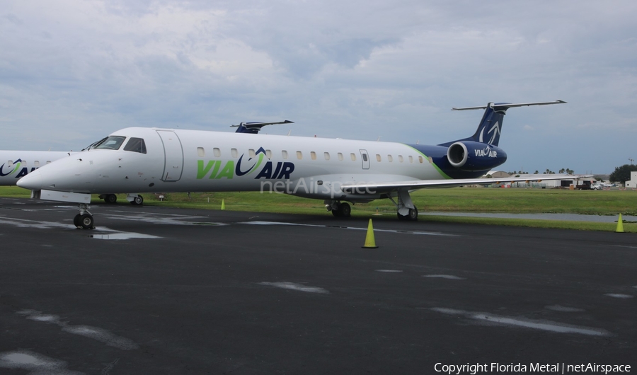 ViaAir Embraer ERJ-145EP (N802HK) | Photo 314529