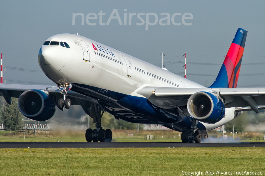 Delta Air Lines Airbus A330-323X (N802NW) | Photo 264179