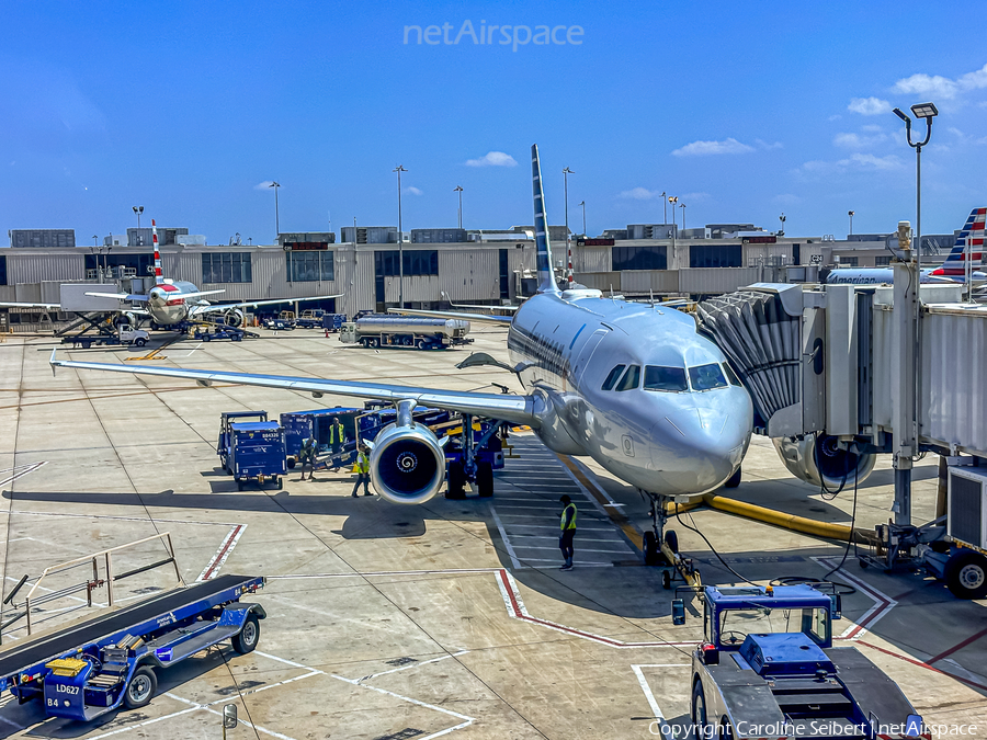 American Airlines (N804AW) | Photo 584492