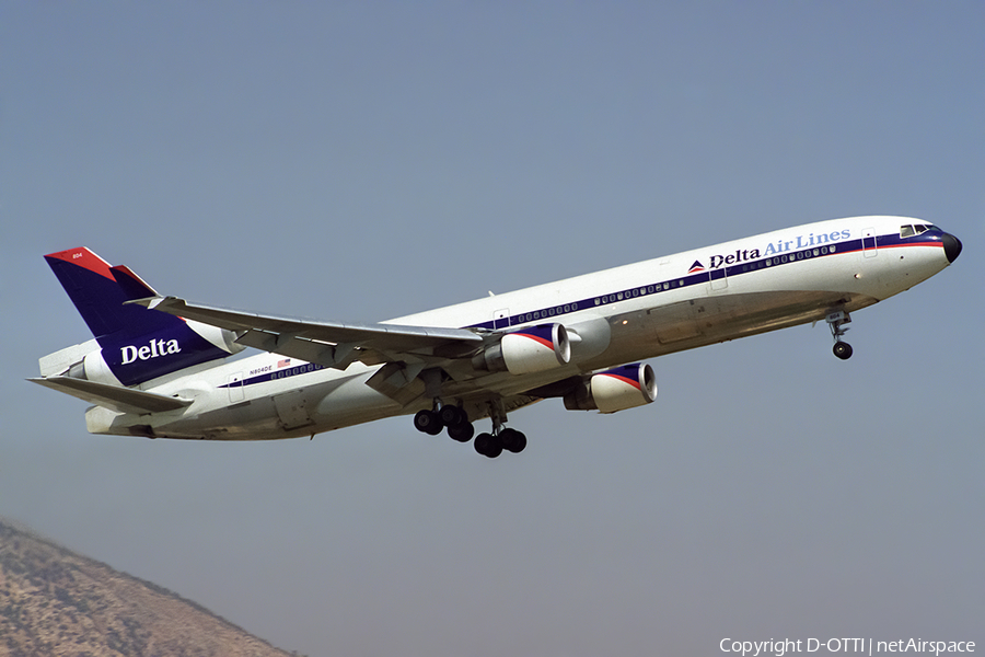 Delta Air Lines McDonnell Douglas MD-11 (N804DE) | Photo 511379