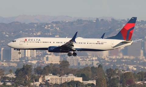 Delta Air Lines Boeing 737-932(ER) (N805DN) at  Los Angeles - International, United States