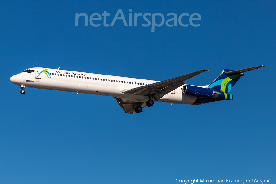World Atlantic Airlines McDonnell Douglas MD-83 (N805WA) | Photo 563578