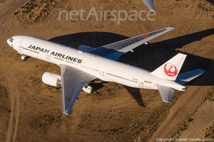 Japan Airlines - JAL Boeing 777-289 (N807KW) | Photo 676953