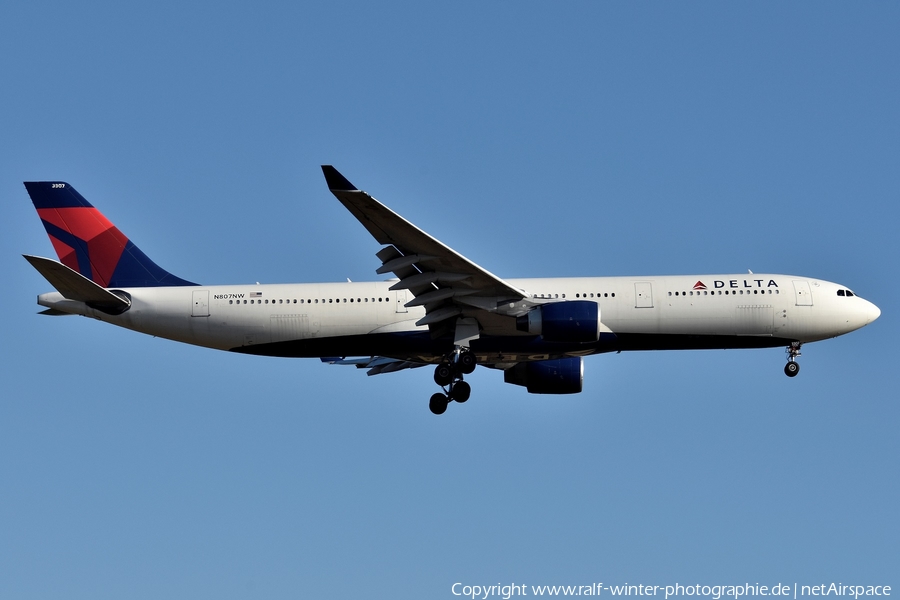 Delta Air Lines Airbus A330-323 (N807NW) | Photo 425359