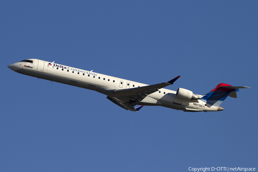 Delta Connection (SkyWest Airlines) Bombardier CRJ-900LR (N807SK) | Photo 334152