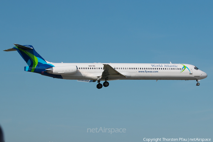 World Atlantic Airlines McDonnell Douglas MD-83 (N807WA) | Photo 96261