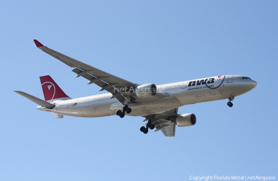 Northwest Airlines Airbus A330-323X (N808NW) | Photo 301981