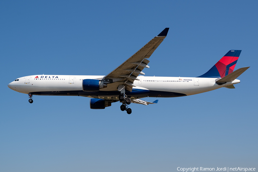Delta Air Lines Airbus A330-323X (N809NW) | Photo 384173