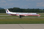 American Eagle Embraer ERJ-140LR (N810AE) at  La Crosse - Regional, United States