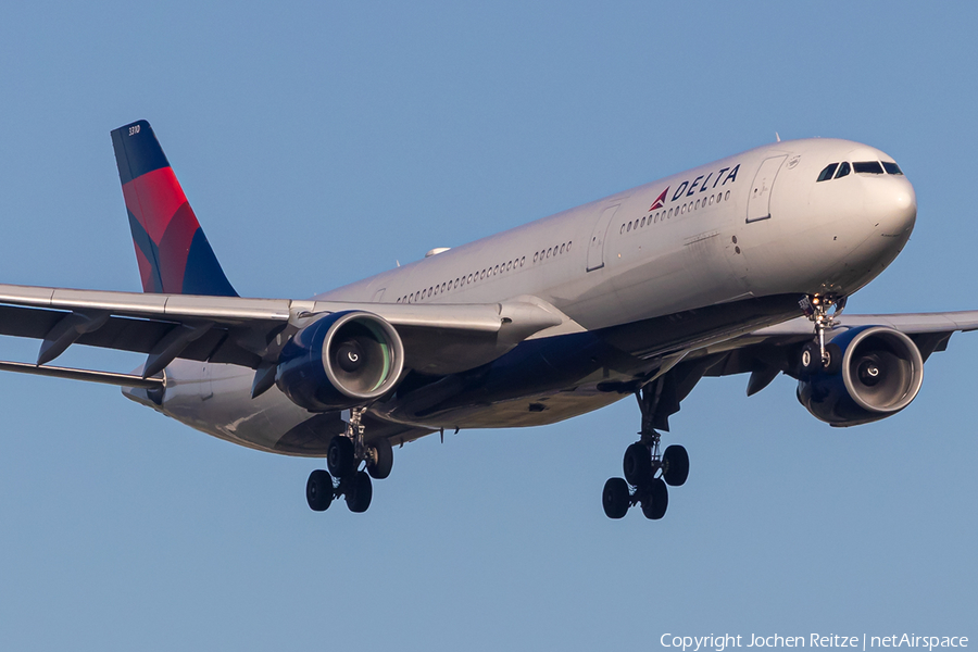 Delta Air Lines Airbus A330-323X (N810NW) | Photo 387459