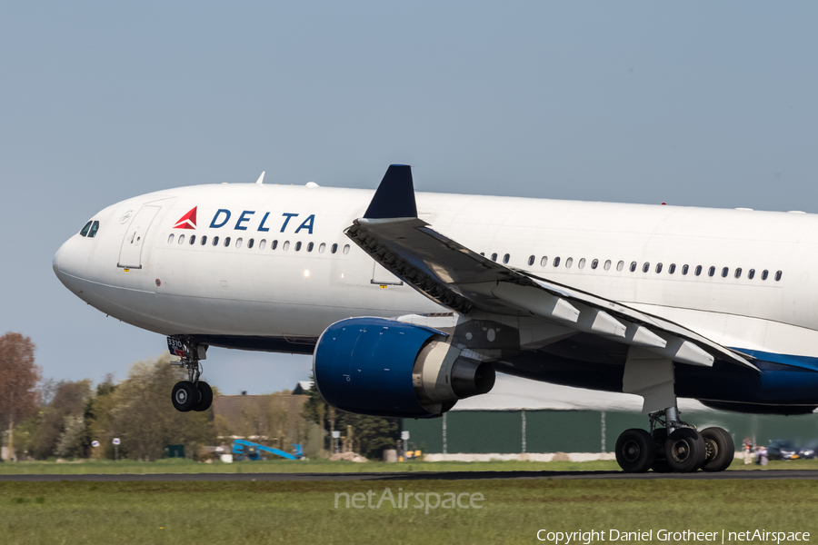 Delta Air Lines Airbus A330-323X (N810NW) | Photo 90930