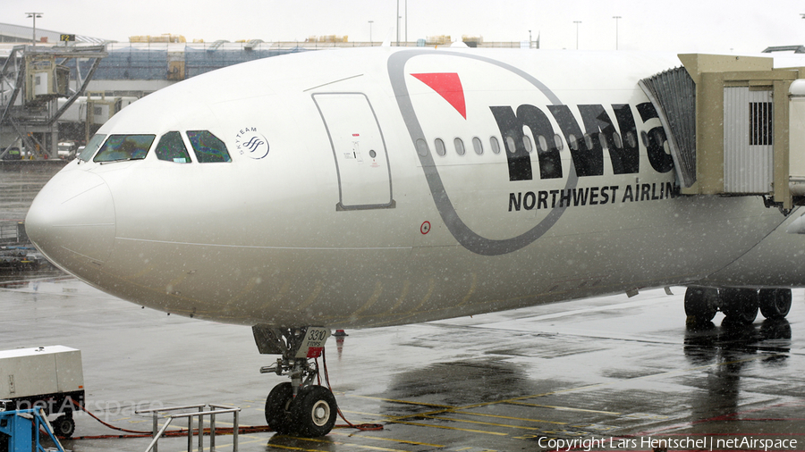 Northwest Airlines Airbus A330-323X (N810NW) | Photo 414712