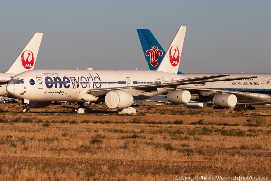 Japan Airlines - JAL Boeing 777-246 (N811KW) | Photo 613486