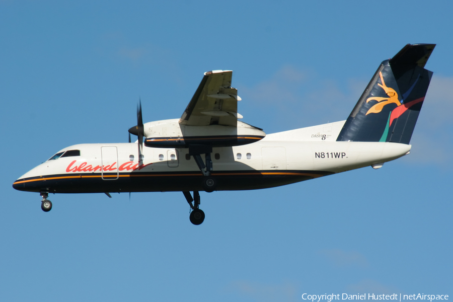 Island Air de Havilland Canada DHC-8-103 (N811WP) | Photo 417313