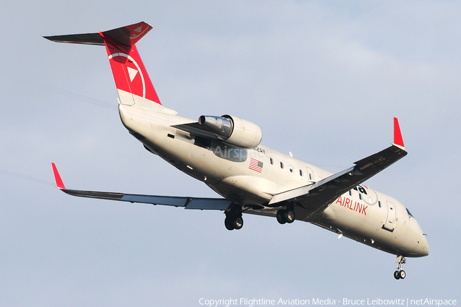 Northwest Airlink (Pinnacle Airlines) Bombardier CRJ-440 (N812AY) | Photo 171289