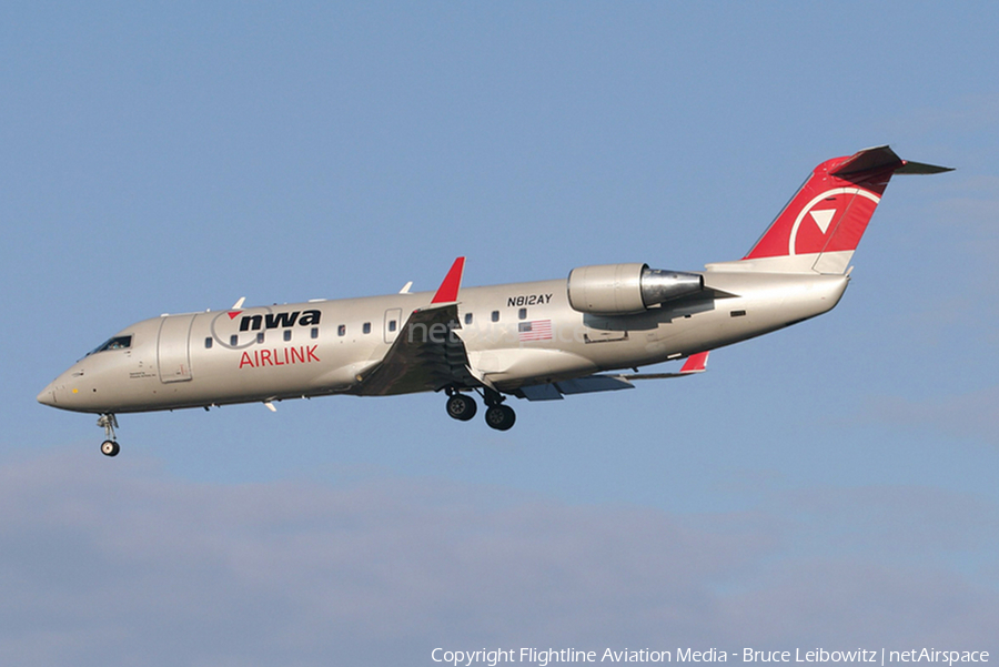 Northwest Airlink (Pinnacle Airlines) Bombardier CRJ-440 (N812AY) | Photo 171481