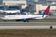 Delta Air Lines Boeing 737-932(ER) (N812DN) at  Los Angeles - International, United States