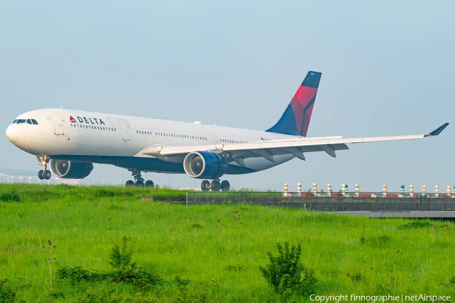 Delta Air Lines Airbus A330-323X (N812NW) | Photo 571736