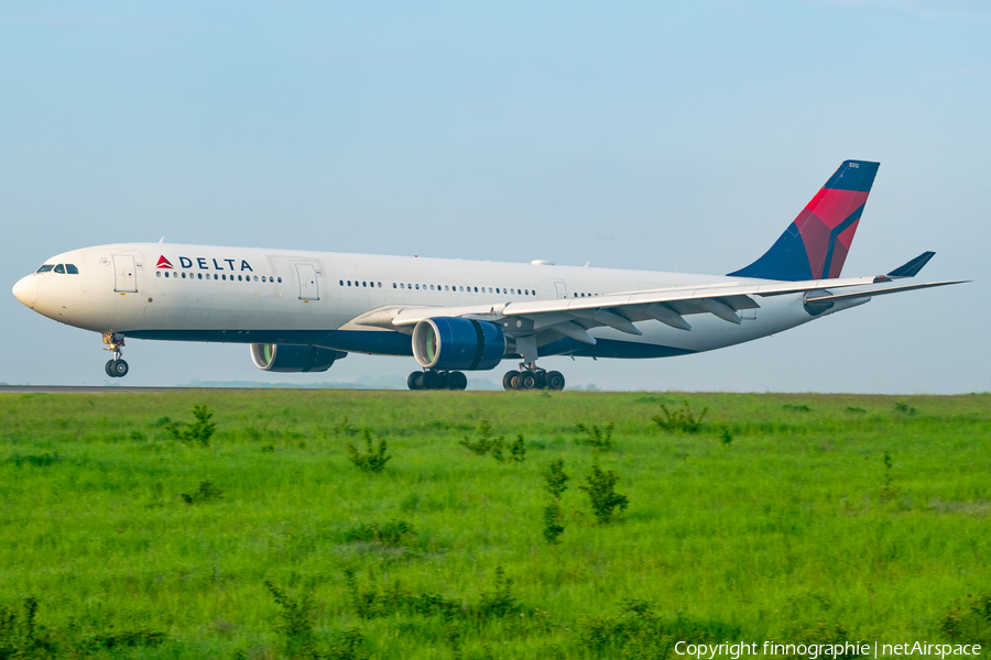 Delta Air Lines Airbus A330-323X (N812NW) | Photo 571737