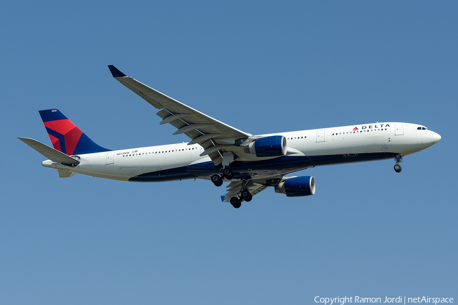 Delta Air Lines Airbus A330-323X (N813NW) | Photo 387878