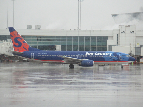 Sun Country Airlines Boeing 737-8Q8 (N813SY) at  Denver - International, United States