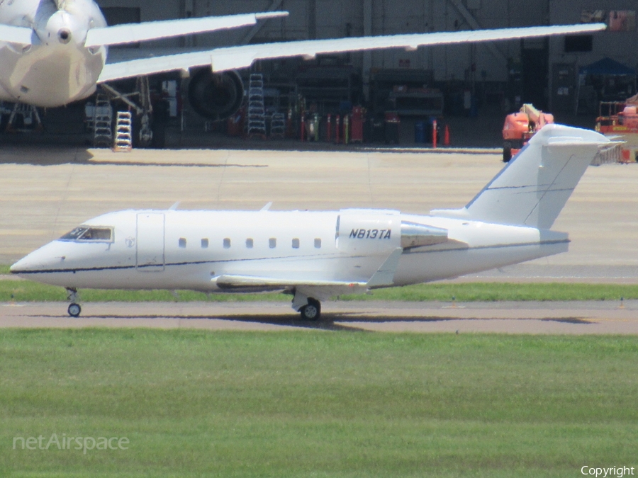 (Private) Bombardier CL-600-2B16 Challenger 604 (N813TA) | Photo 518093