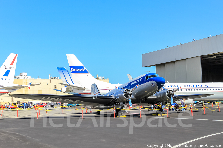 Clay Lacy Aviation Douglas C-47B Skytrain (Dakota 4) (N814CL) | Photo 468939