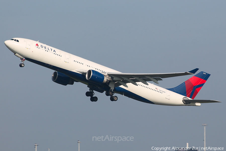 Delta Air Lines Airbus A330-323X (N815NW) | Photo 226859