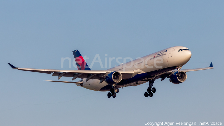 Delta Air Lines Airbus A330-323X (N815NW) | Photo 286561