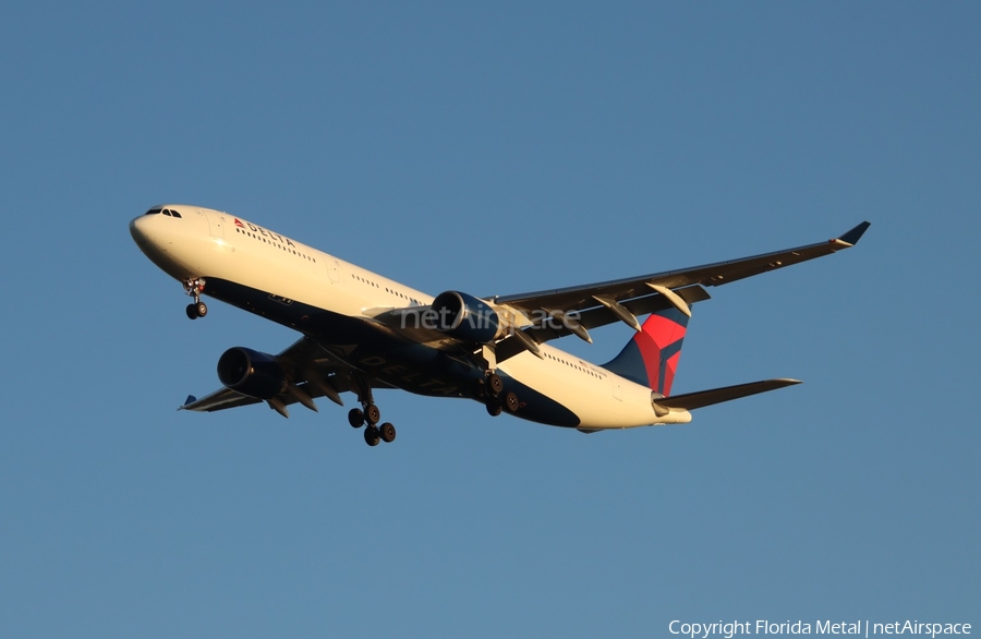 Delta Air Lines Airbus A330-323X (N815NW) | Photo 672111